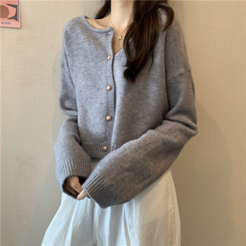 Actual shot~Fashionable short style soft and waxy single row small wooden buttons round neck long sleeve knitted cardigan for women