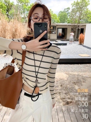 Long-sleeved striped top for women early autumn chic new small slim fit knitted bottoming shirt design