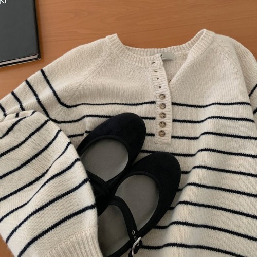 Striped sweater women's spring, autumn, autumn and winter design niche loose lazy style high-end outer knitted top