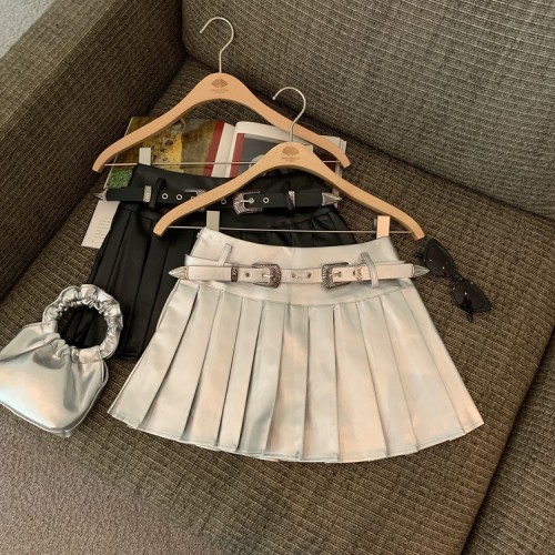 Actual shot of autumn and winter PU leather pleated skirt