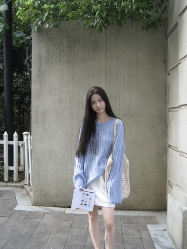 Actual shot of simple and versatile Korean style fresh round neck pullover twist sweater for women in winter