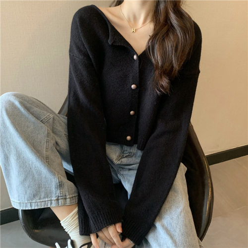 Actual shot~Fashionable short style soft and waxy single row small wooden buttons round neck long sleeve knitted cardigan for women