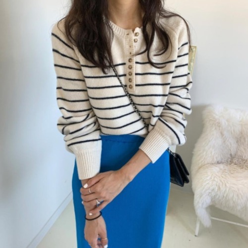 Striped sweater women's spring, autumn, autumn and winter design niche loose lazy style high-end outer knitted top