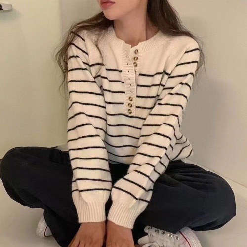 Striped sweater women's spring, autumn, autumn and winter design niche loose lazy style high-end outer knitted top