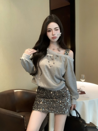 Real shot!  Designed off-shoulder long-sleeved loose shiny sweatshirt suit for women in autumn sequined hip skirt for women