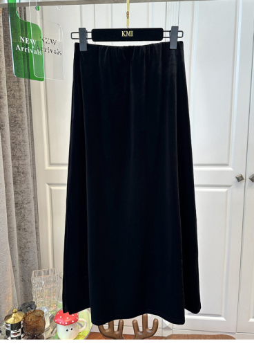 High-end black gold velvet skirt for women, mid-length skirt for ladies, versatile A-line style, early autumn new style