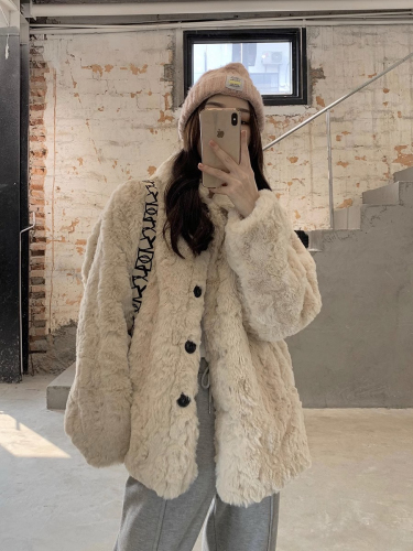 2024 New Sheep Velvet Small Medium-Length Fur Girl’s Not Bulky Cut Rabbit Fur Jacket for Women