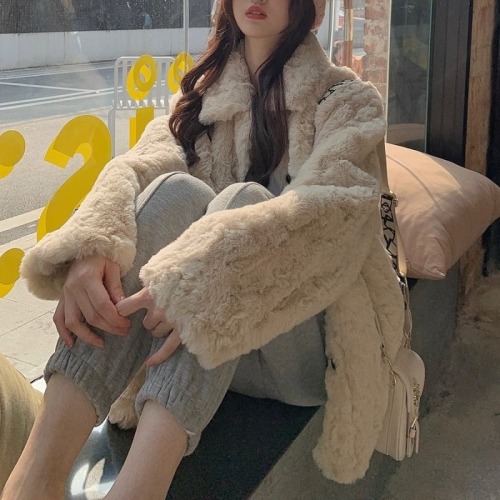 2024 New Sheep Velvet Small Medium-Length Fur Girl’s Not Bulky Cut Rabbit Fur Jacket for Women