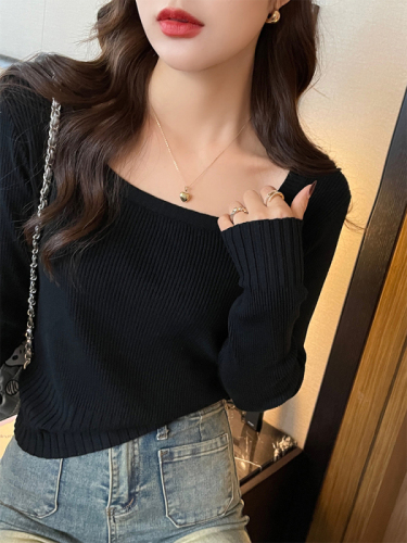 Knitted sweaters for women in spring, autumn and winter 2024 new high-end slim square-neck bottoming shirts with early autumn long-sleeved tops