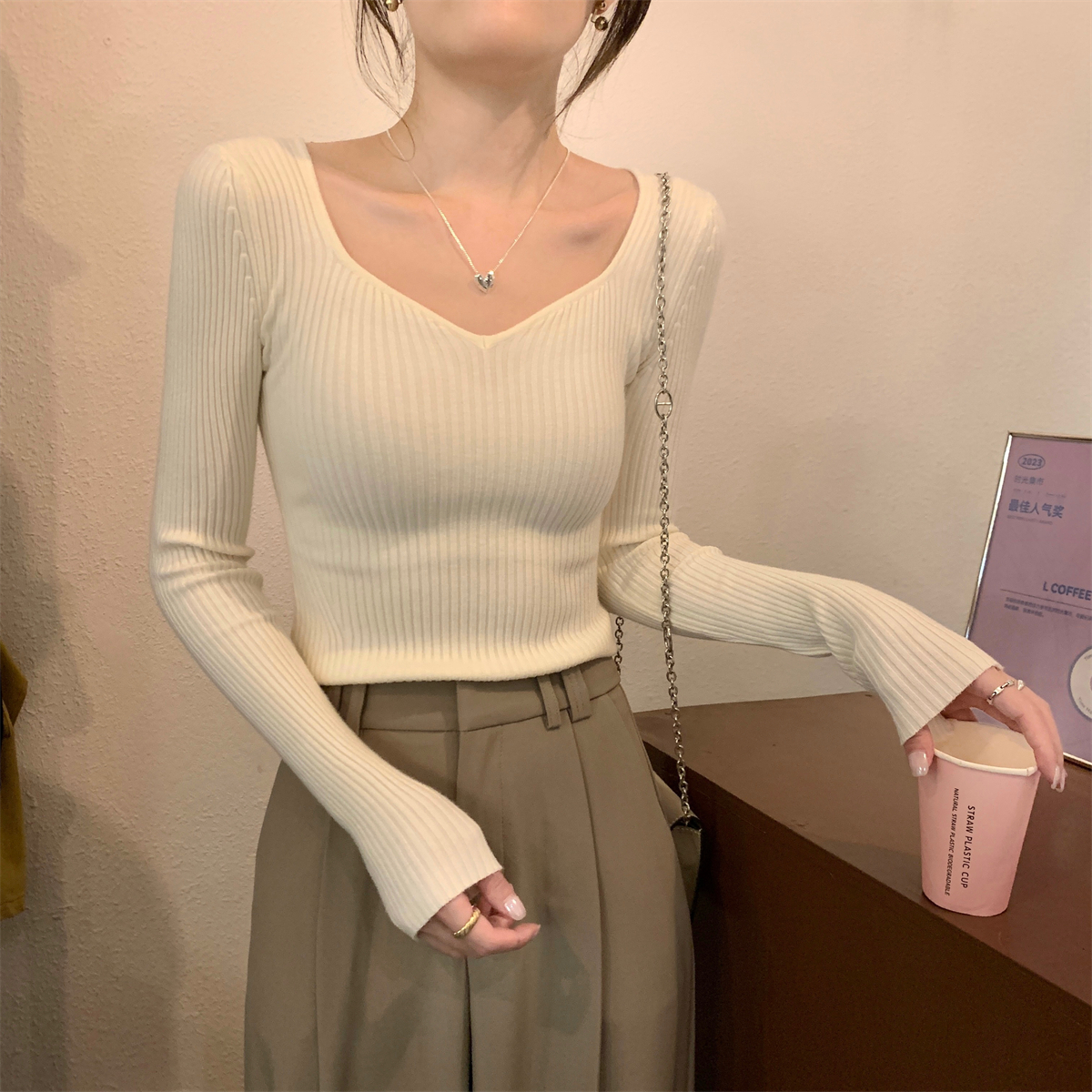 Actual shot of autumn and winter Korean style slim fit and versatile solid color inner long-sleeved knitted bottoming shirt for women