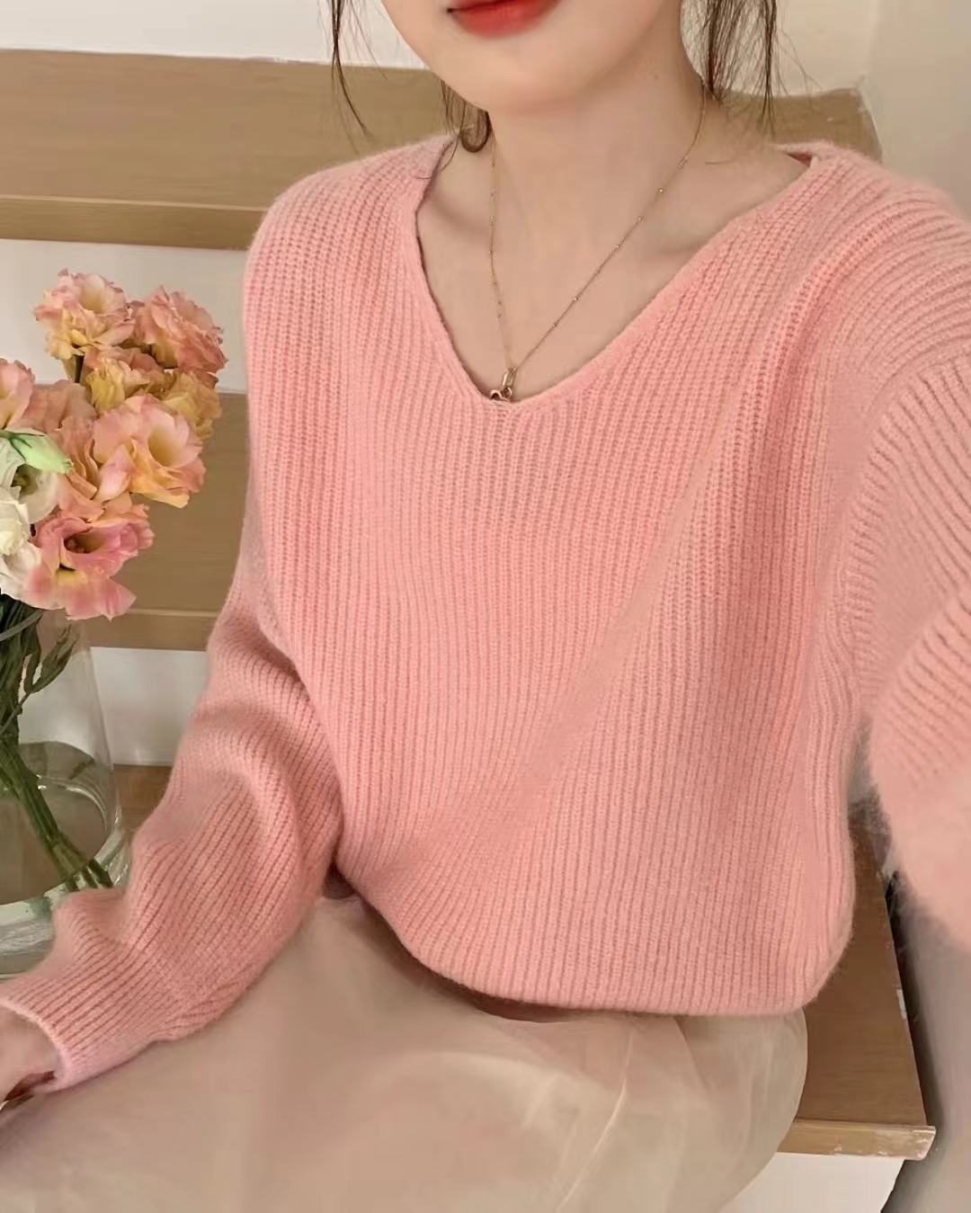2024 Autumn and Winter Korean Style Versatile Loose V-neck Sweater Women's Lazy Style High-Quality Pullover Knitwear