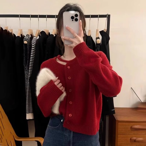 New Year's Eve Red Raccoon Velvet Hollow Knitted Cardigan for Women in Spring, Autumn and Winter Design, Western and Chic Sweater Jacket