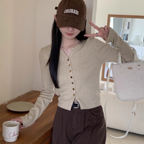 Retro Chic V-neck Knitted Cardigan 2024 Spring Autumn and Winter Temperament Bottoming Top Women's Threaded Outer Long Sleeves