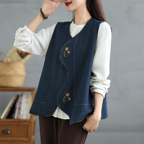 Japanese embroidered denim vest autumn new retro literary irregular wavy edge vest