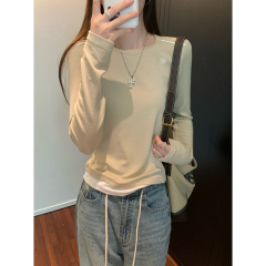 Actual shot of autumn and winter Korean style slim-fitting right-shoulder color-blocked simple and versatile long-sleeved inner T-shirt top for women