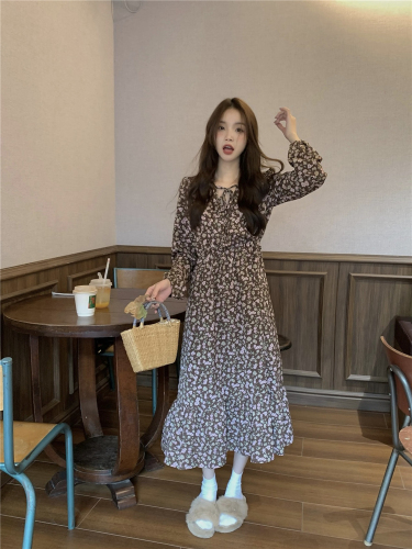 Real shot!  Korean style long-sleeved fungus-edged floral dress for small women in autumn and winter with long skirts