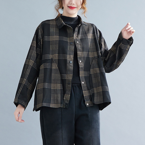 New 2024 autumn and winter loose large size slimming lapel style short plaid jacket that covers the flesh and looks slimming