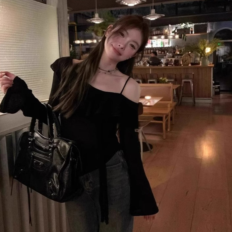 Official photo, one-shoulder long-sleeved early autumn sweater T-shirt for women, spring and autumn inner design, off-shoulder lotus leaf top