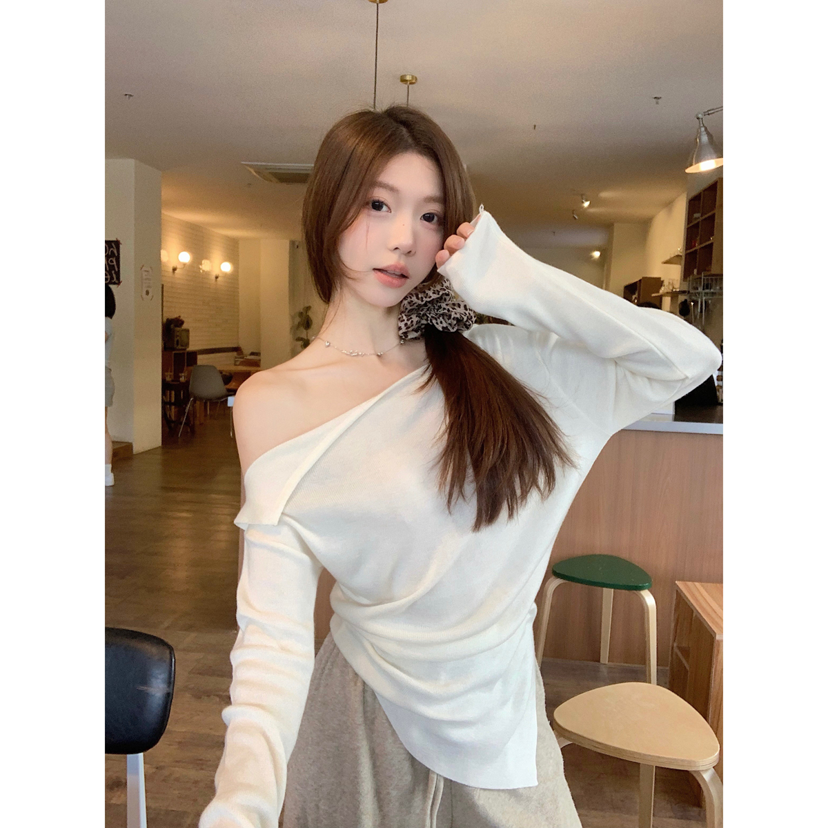 Actual shot of autumn and winter Korean style one-line strapless irregular slimming 6 wool knitted long-sleeved bottoming top