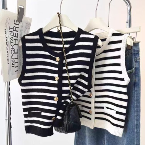 Korea Dongdaemun Xiaoxiang style black and white striped sleeveless knitted vest jacket for women with sweater cardigan vest