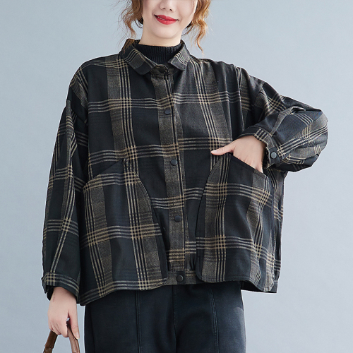 New 2024 autumn and winter loose large size slimming lapel style short plaid jacket that covers the flesh and looks slimming