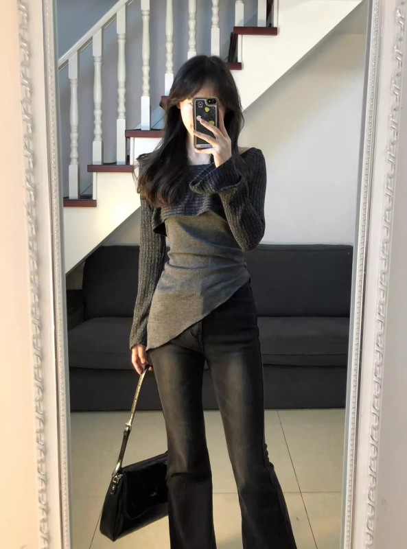 Early autumn hot girl's design sense of contrasting color and irregular design two-piece knitted sweater set for layering and versatile slimming tops