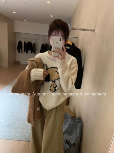 Korean version of Kundongdaemun fashion jacquard Snoopy round neck pullover sweater for women autumn and winter cartoon dog loose sweater