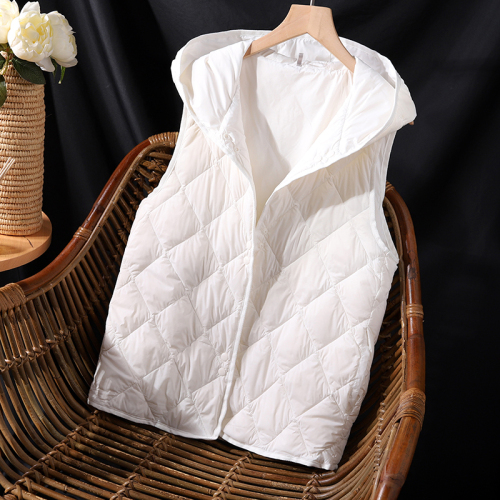 New diamond quilted lightweight hooded sleeveless warm vest for women