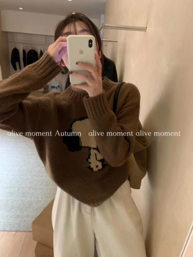 Korean version of Kundongdaemun fashion jacquard Snoopy round neck pullover sweater for women autumn and winter cartoon dog loose sweater