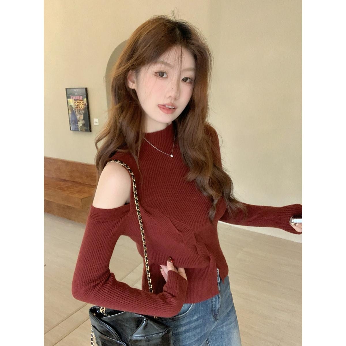 Actual shot of autumn and winter Korean style slim-fitting off-the-shoulder criss-cross design Andy velvet knitted bottoming long-sleeved top