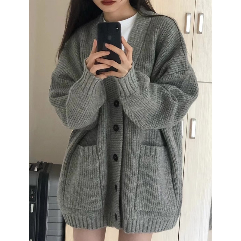 Gray mid-length sweater jacket for women in autumn and winter, Japanese-style lazy retro milk-style outfit, soft and waxy knitted cardigan