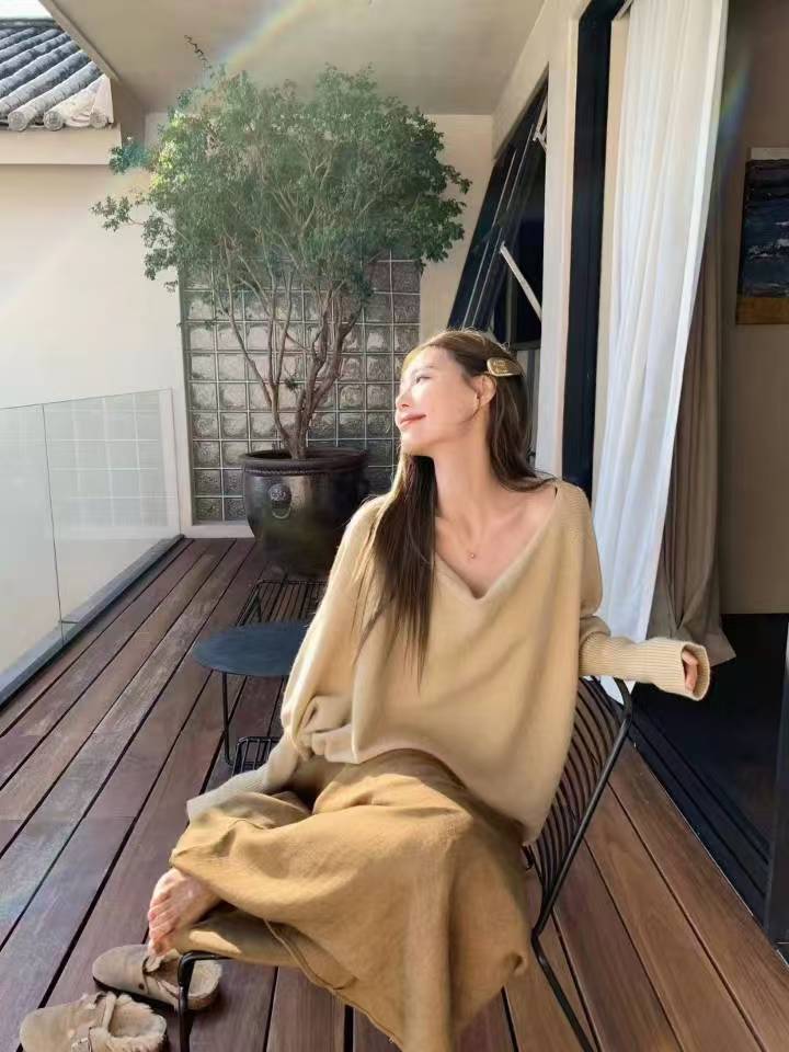 小君君布蘭妮 柏林之戀/貴貴慵懶純色寬鬆顯瘦盪領百搭蝙蝠袖毛衣