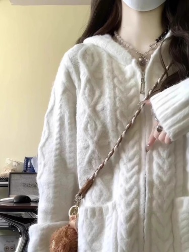 Early autumn high-end lazy white zipper twist knitted sweater women's new autumn and winter loose cardigan jacket