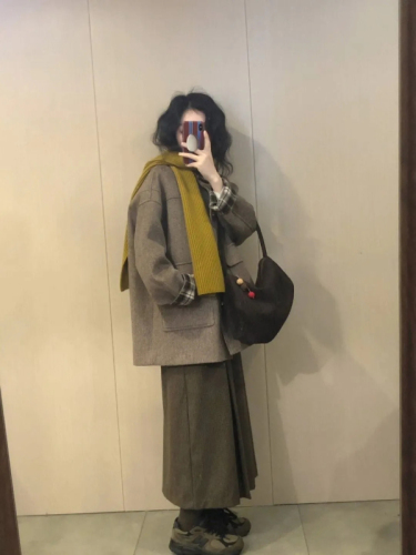 Horn button hooded Korean style woolen coat for women autumn and winter 2024 new Hepburn style small person woolen coat