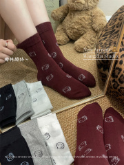 Real-shot Korean-style cartoon-patterned cat socks, youthful and trendy mid-calf socks—perfect for all four seasons and ideal as boot socks.