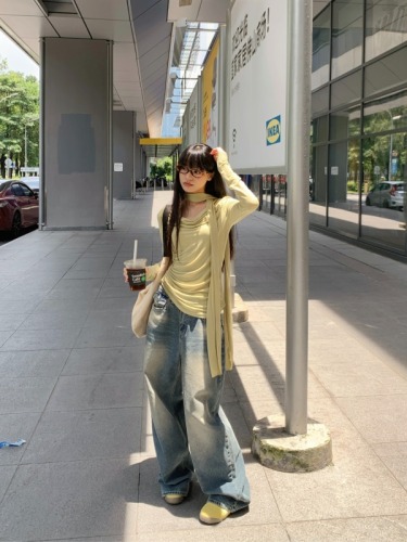 Design niche swing collar halter top for women to wear underneath