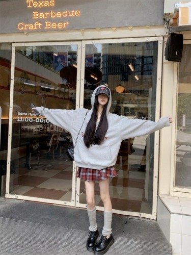 Casual sports suit for women in early autumn 2024 high-end temperament and age-reducing matching set