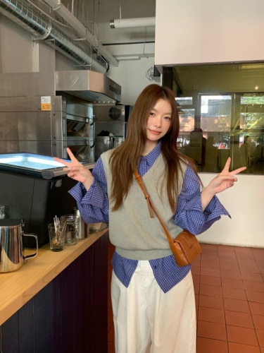 miu shirt early autumn retro blue plaid lazy shirt Korean embroidered V-neck vest suit