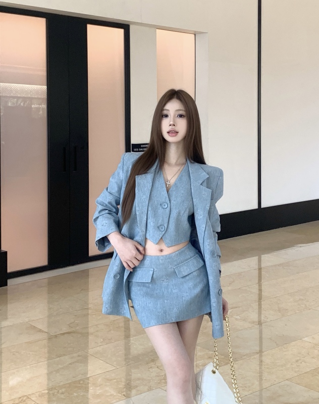 Sweet girl suit jacket + vest + casual shorts three-piece suit for women summer and autumn