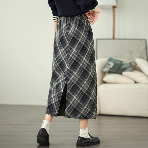 Large size fat mm retro plaid hip skirt women's autumn and winter woolen A-line mid-length slightly fat skirt