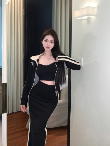 Real shot!  Autumn temperament suit women's contrasting color lapel long-sleeved jacket slit hip-covering skirt two-piece set