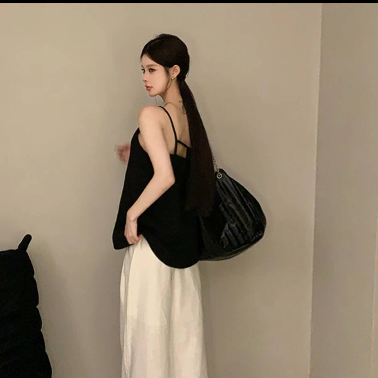 CCHUN ZI里摩畫廊 綁帶吊帶黑色設計感小眾時髦百搭顯瘦上衣女