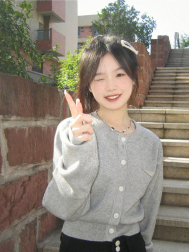 Sheep wool original quality French atmosphere gray unique short knitted cardigan top for women