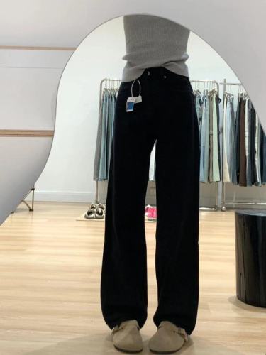 Black straight-leg jeans for women, slimming, concealing, and suitable for short individuals with floor-length wide-leg pants