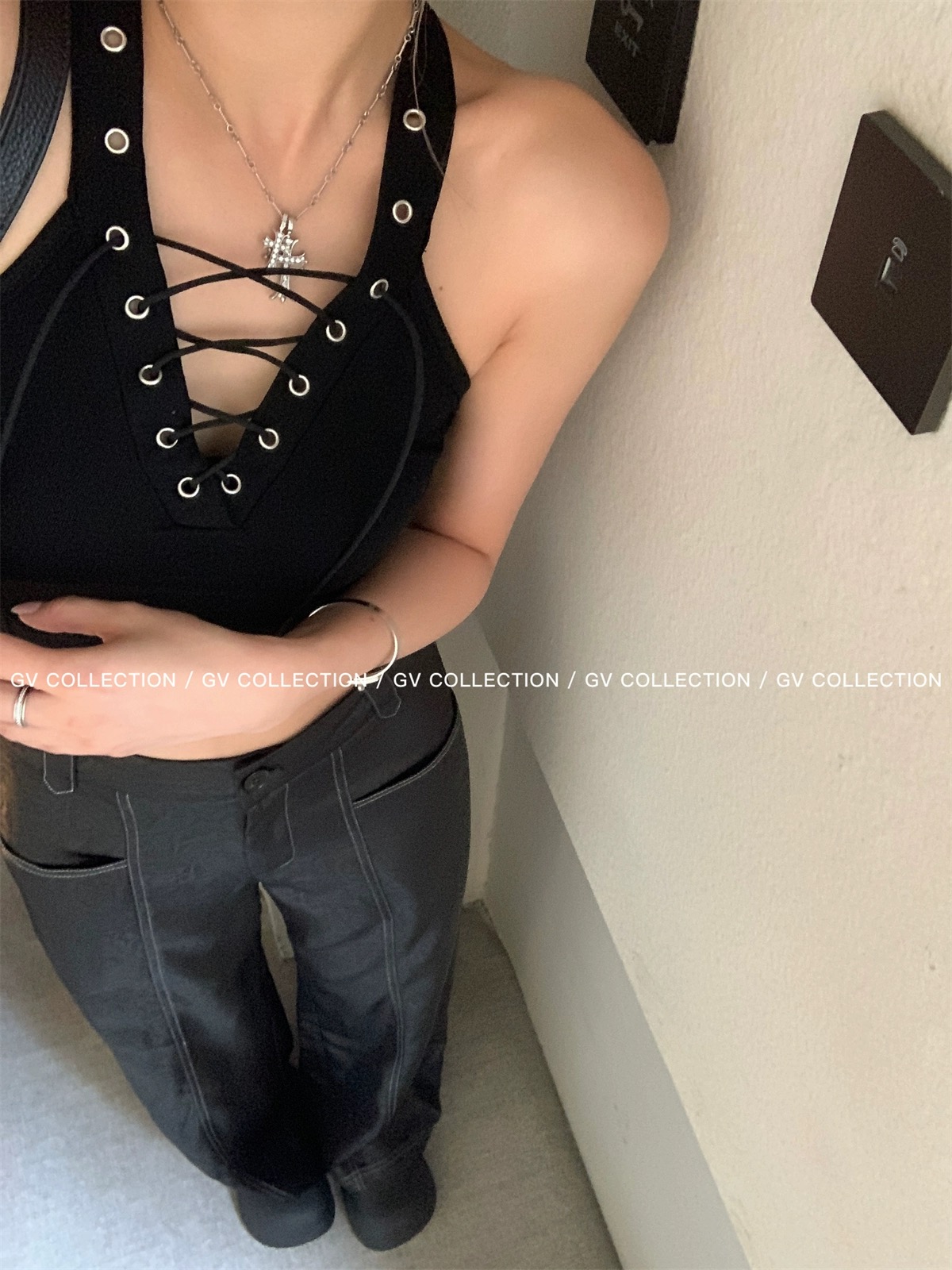 GV大白哥 交叉綁帶 純欲風熱辣棉感修身背心收腰V領無袖上衣女夏