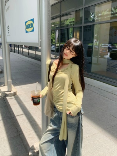 Design niche swing collar halter top for women to wear underneath