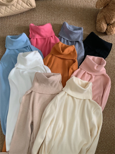 Real shot of autumn and winter women's pile-neck slim sweater and sweater thick turtleneck solid color bottoming shirt to look slim