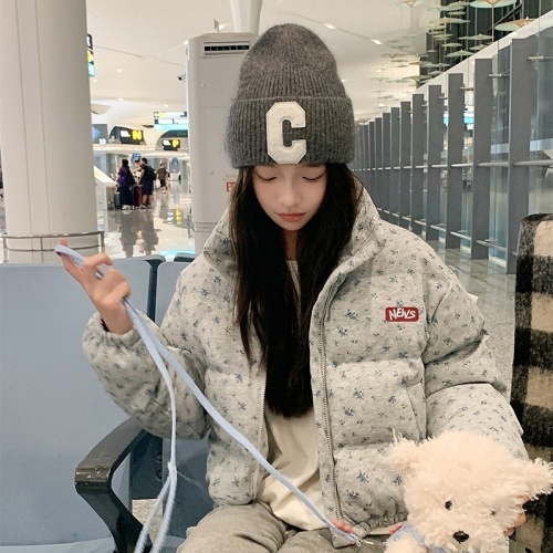 Real shot of sweet little floral 2024 winter new down jacket with stand collar for women, short Korean style college style jacket