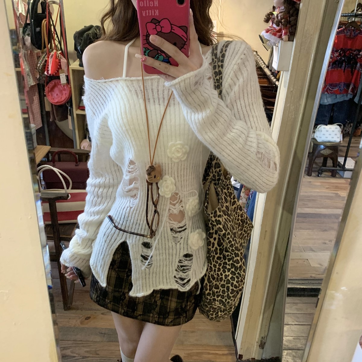 ffcheer ViVienne hot girl sweater hollow three-dimensional flower knitted suspender shoulder top spring and autumn women