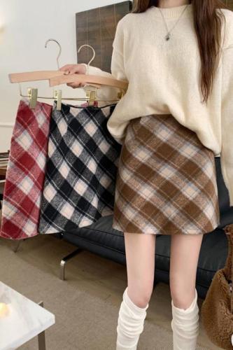 Retro red plaid skirt woolen skirt for women  autumn and winter high-waisted slimming A-line skirt hip-covering skirt